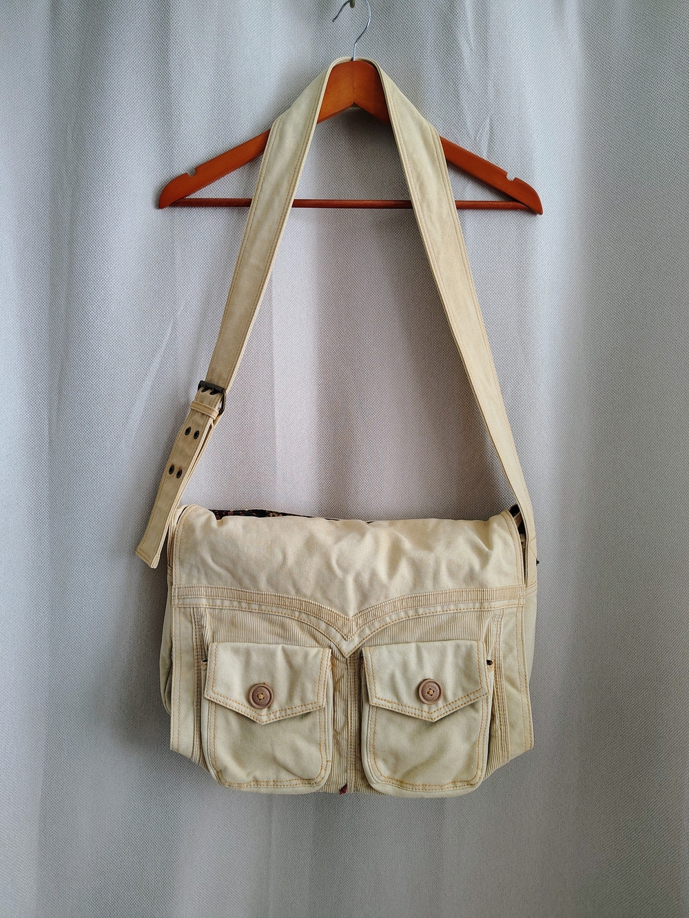 LEVI'S Canvas Messenger Bag / Book Bag / Laptop Bag